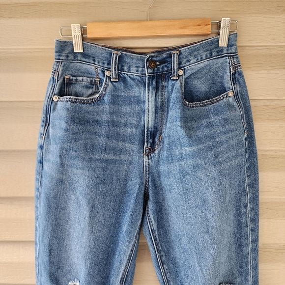 American Eagle distressed mom jeans size 2 - Picture 4 of 13